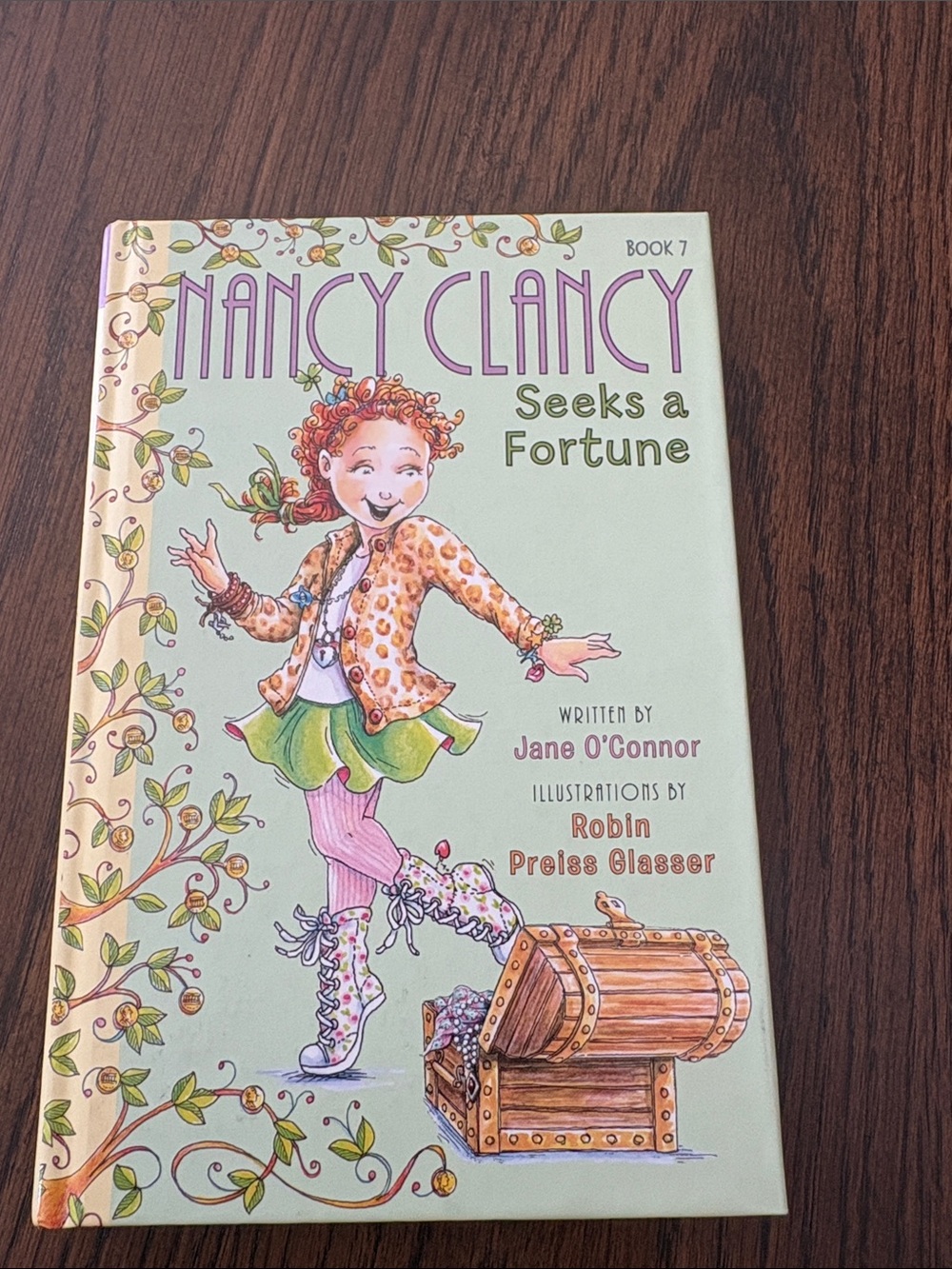 Harper Light Green and Gold Illustrated Back Cover - Nancy Clancy Series